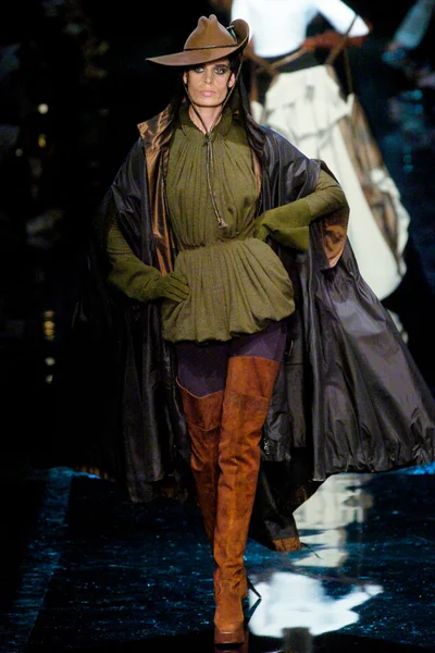 Look 8
